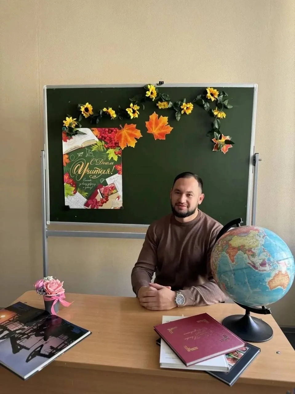 🏙️ Город — это люди

Хочу  познакомить вас с Антоном Кленских — преподавателем нефтегазового отделе