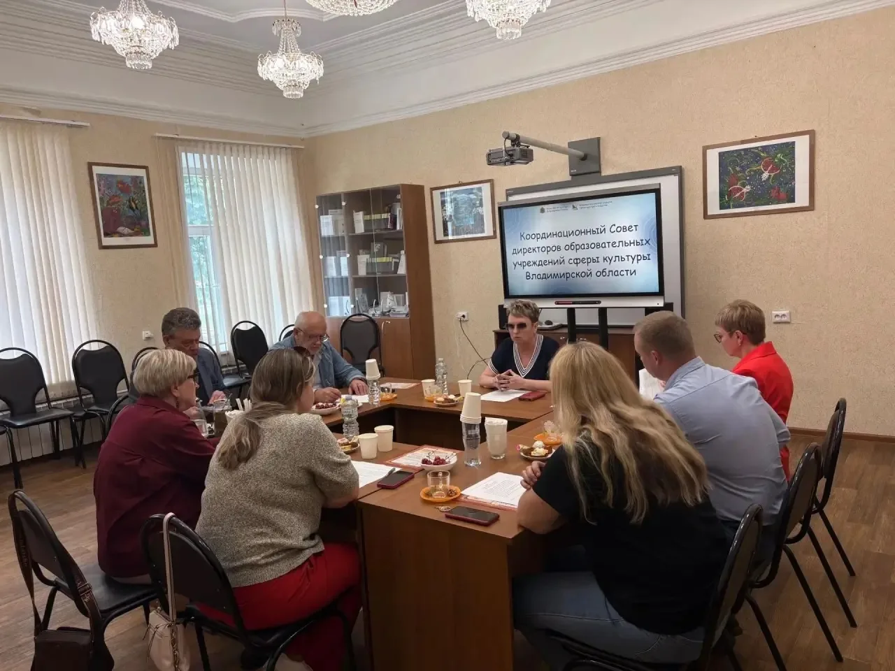 16 июня директор нашей школы, заслуженный работник культуры РФ Любовь Борисовна Алексеева приняла уч