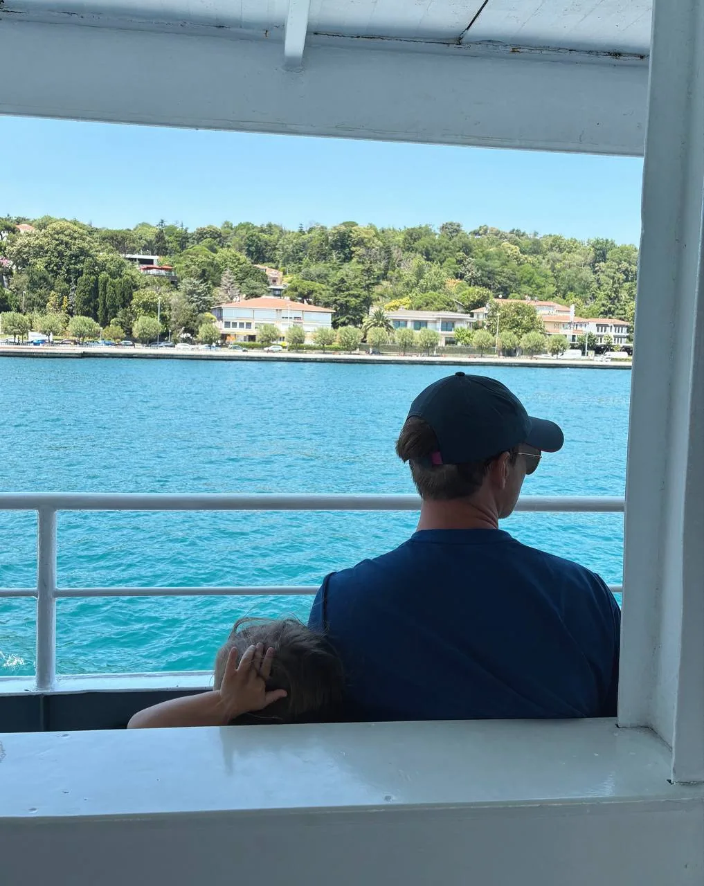 🛳️ Первым делом отправились кататься на кораблике и смотреть красоты Стамбула с воды.

Выбрали обыч