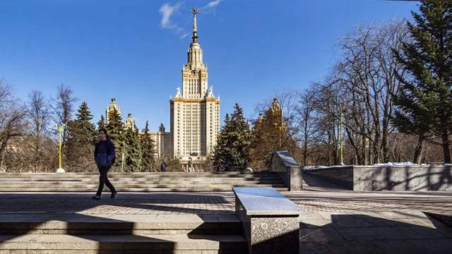 Как россияне выбирают вуз: практика важнее «корочки»

Команда «Академии ТОП» опросила абитуриентов и