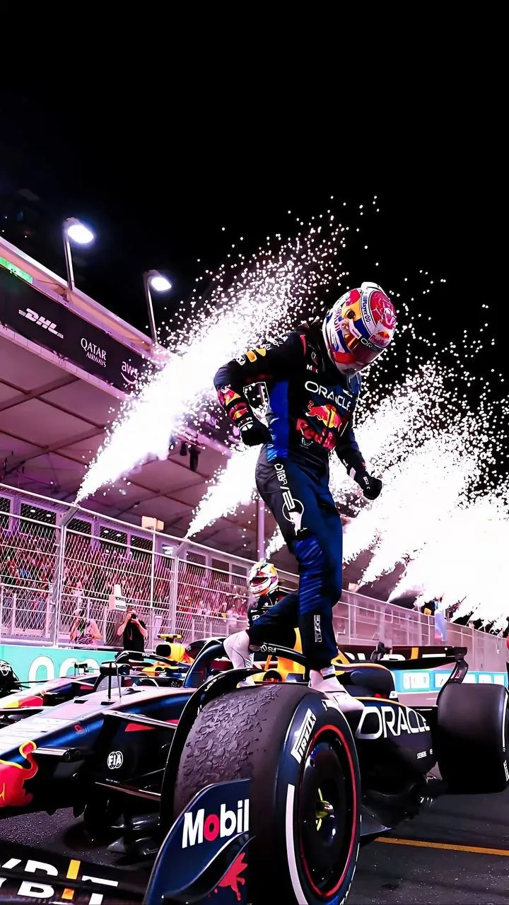 🏎️ Формула-1 в Катаре уже в ноябре!

Представьте: вечерняя трасса под огнями прожекторов, рёв мотор
