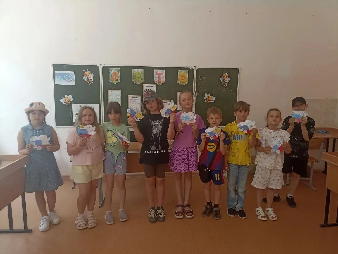 Сегодня, 11 июня, наши юные друзья из пришкольного лагеря "Радужная страна" устроили настоящий празд
