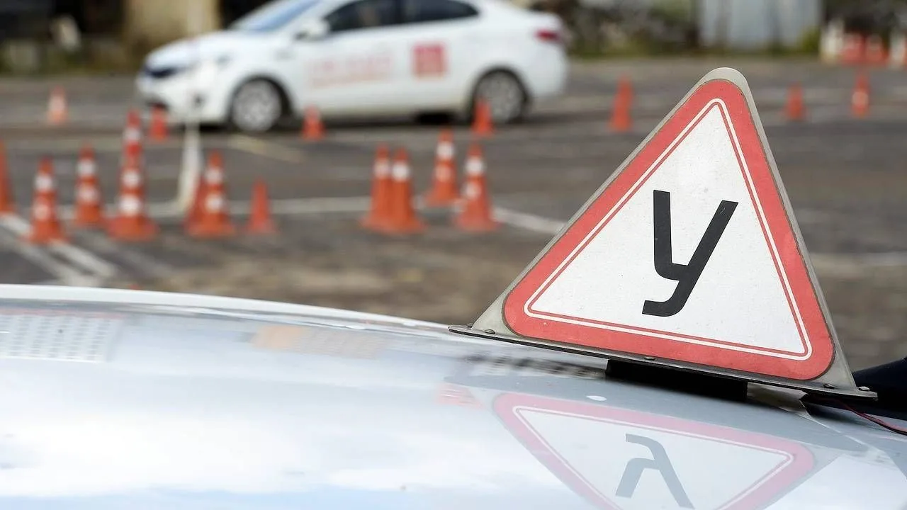 В России автошколы начнут оценивать по количеству ДТП, в которые попадают их выпускники

Новый рейти