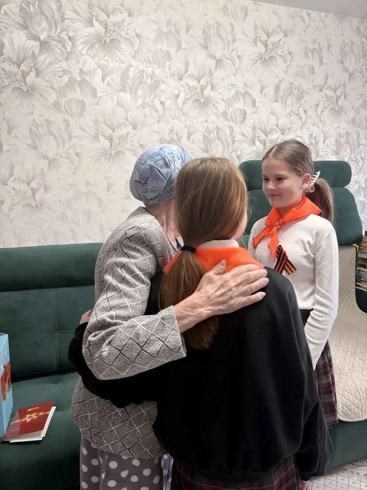 🕊️Ученики 53 школы поздравили ветеранов, тружеников тыла и детей войны с праздником 🎖️- 81 годовщи