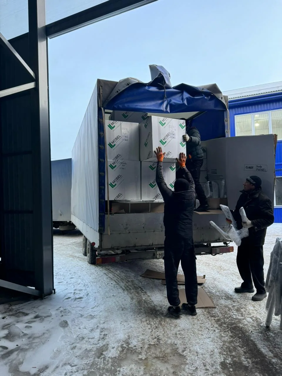 Погрузка в Кузнецке машина + прицеп 70 кубов ( 6 тонн)