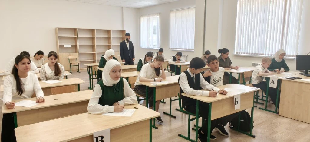 📸 Фото дня
Участники конкурса "Ученик года" 
Тестирование