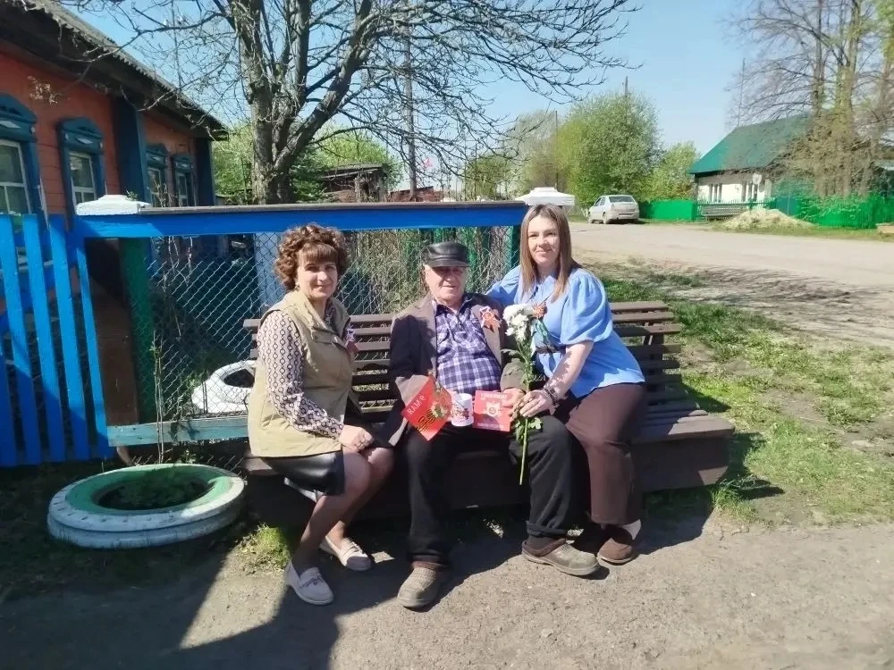 От поколения к поколению: память и Уважение🪖🎖️

В День Победы совместно с работниками культуры и с