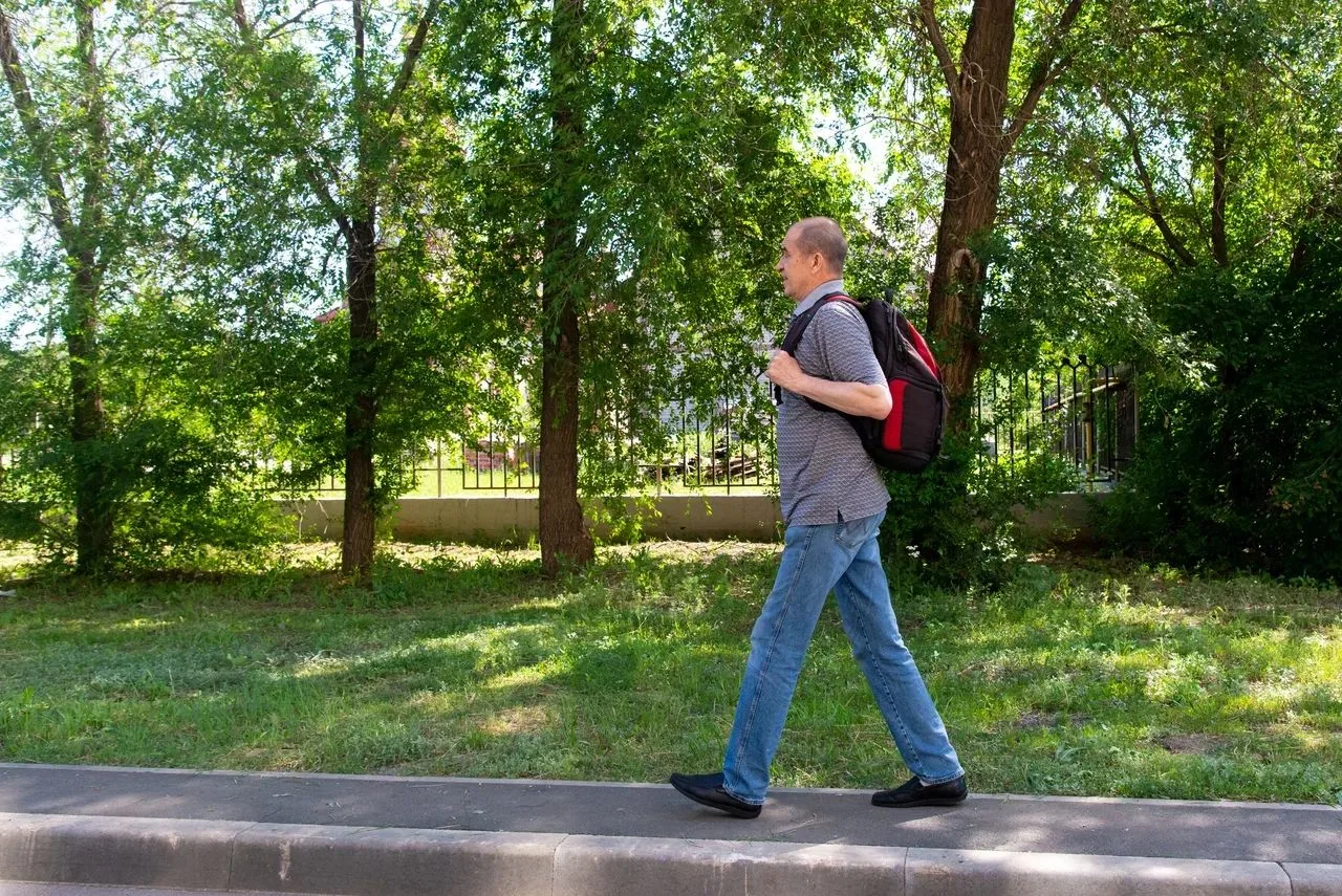 Не менее 30 минут ходьбы🚶 в день
   Ходьба — это простой, но невероятно эффективный способ улучшить