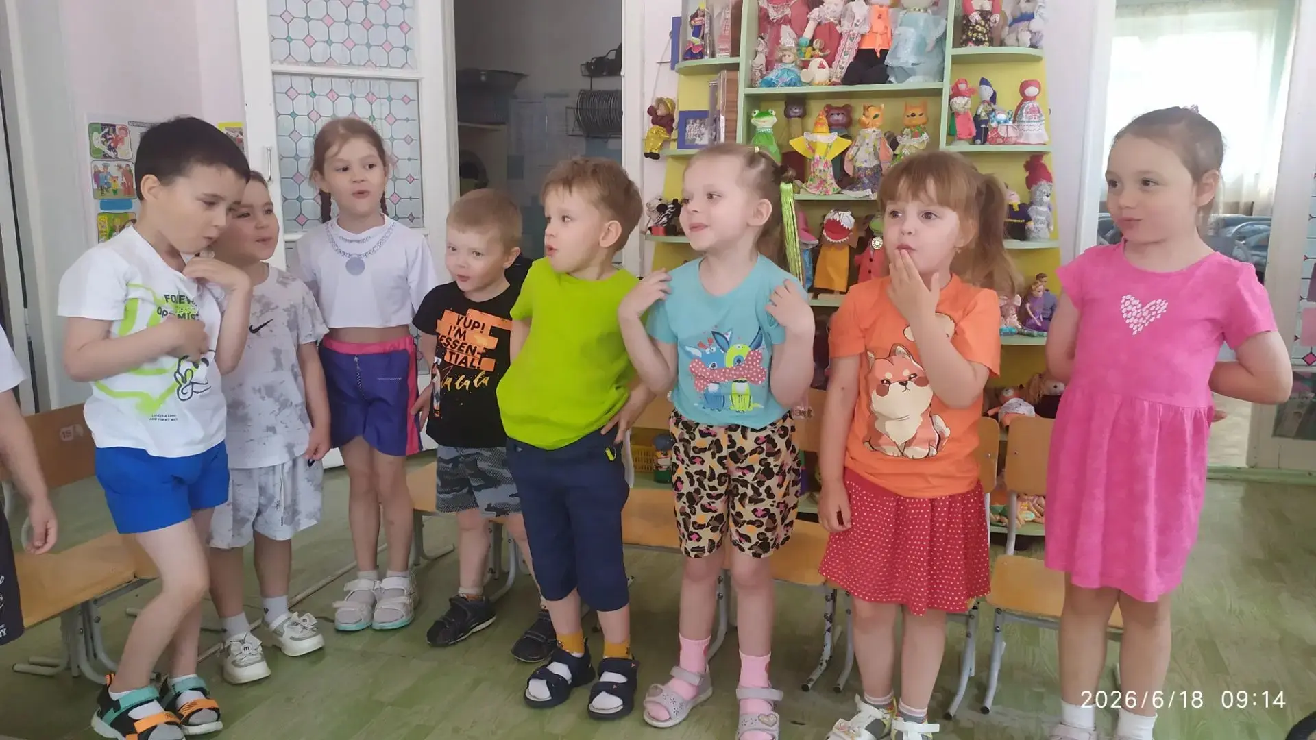 Сегодня воспитатель Людмила Геннадьевна Кузьмина провела с детьми группы №11 познавательное занятие 