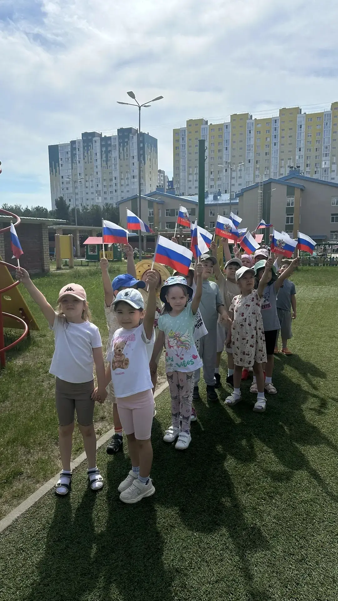 В честь празднования  Дня России детском саду прошел тематический праздник, посвященный этому событи