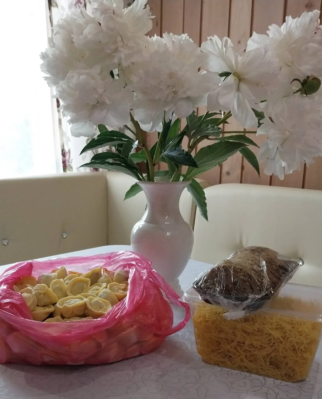 🌸| Заказ любимой постоянной клиентке!

🍜- домашняя лапша 
🥟- пельмени 
🟤- мясной рулет
——
#Заказ