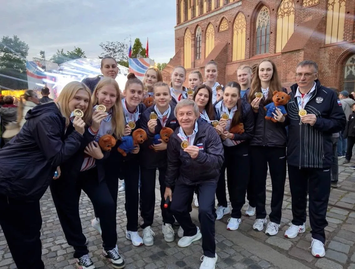 🏐 Гордимся нашей воспитанницей!

Алеся Карамян, начинавшая свой спортивный путь в команде девушек 2