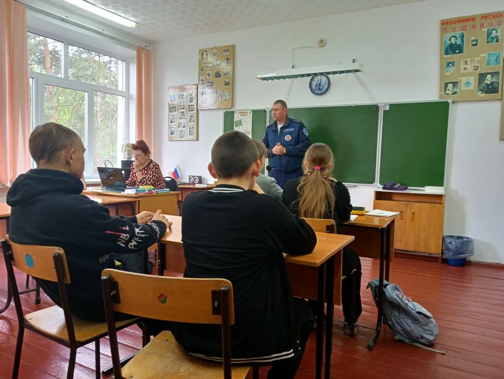 20.05.2026 года в МКОУ Маландинской ООШ прошла встреча обучающихся 2-8 класса с инспектором ДПС отде