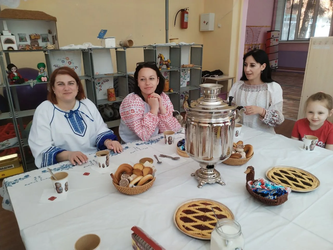 Учебный год подошел к концу! А этот значит, что и творческая мастерская "Берегиня" уходит на каникул
