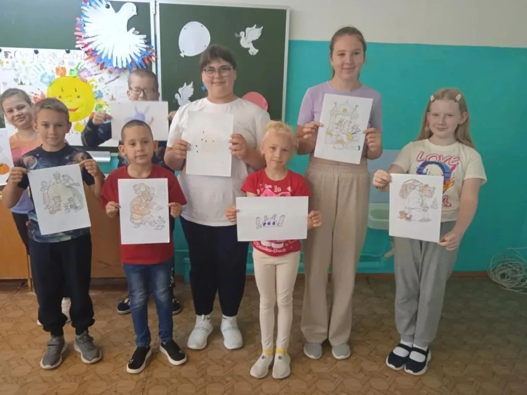 Сегодняшний день в лагере начался с торжественной церемонии поднятия флага Российской Федерации и ис