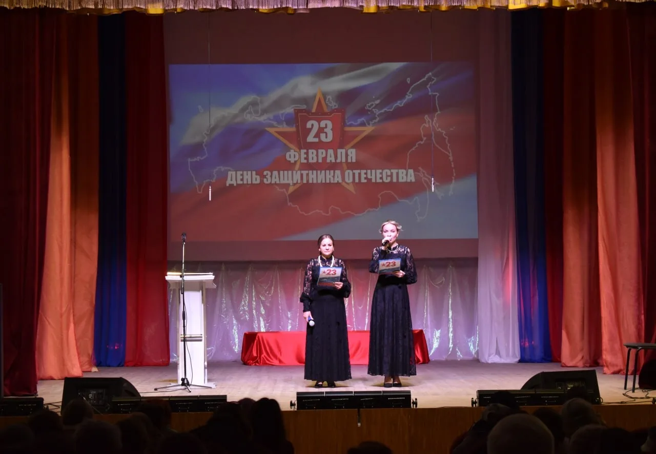 Сегодня в стенах районного Дома культуры прошел тематический концерт ко Дню Защитника Отечества «Во 