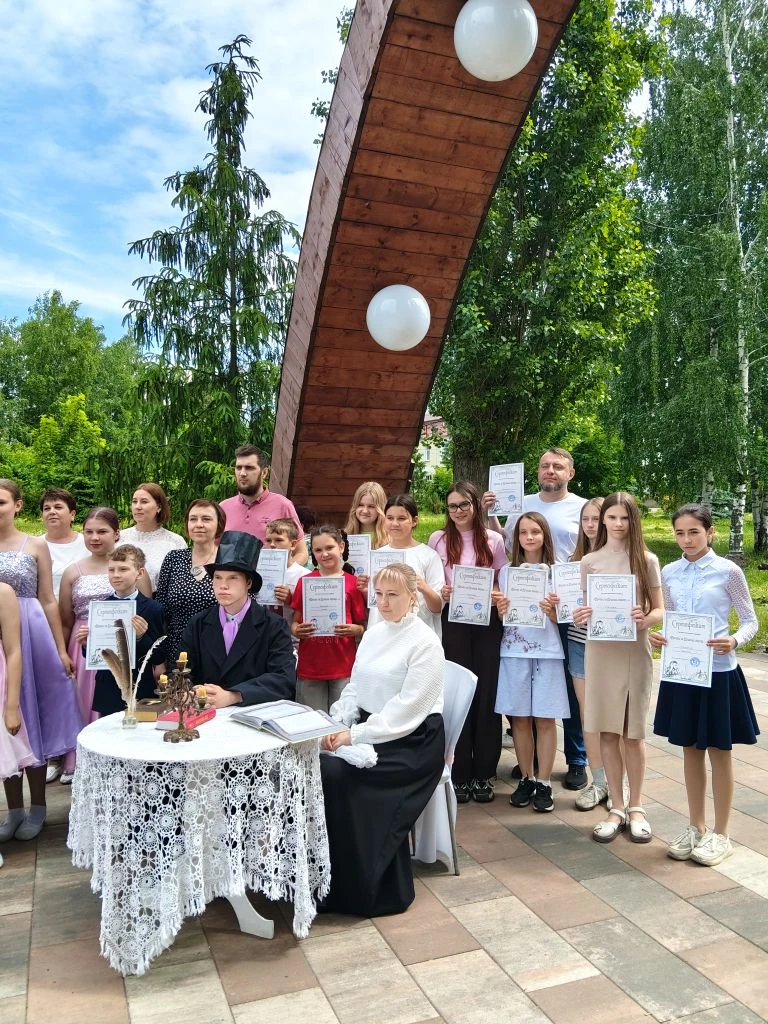 6 июня, в день рождения великого русского поэта Александра Сергеевича Пушкина, отмечается День русск