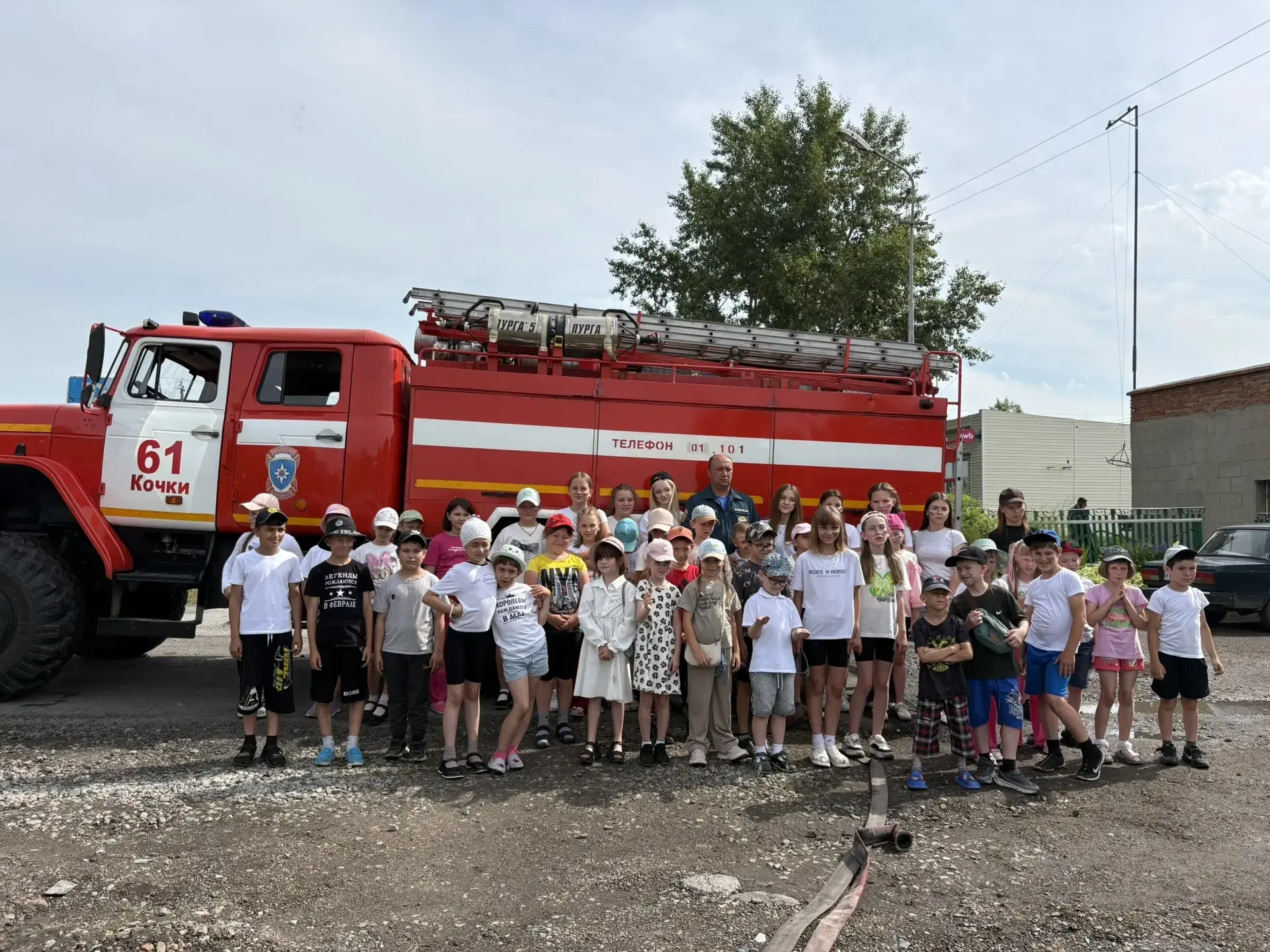 🚒 Экскурсия в пожарную часть 🔥

Наши отряды ЛДП побывали на экскурсии в пожарной части — это было 