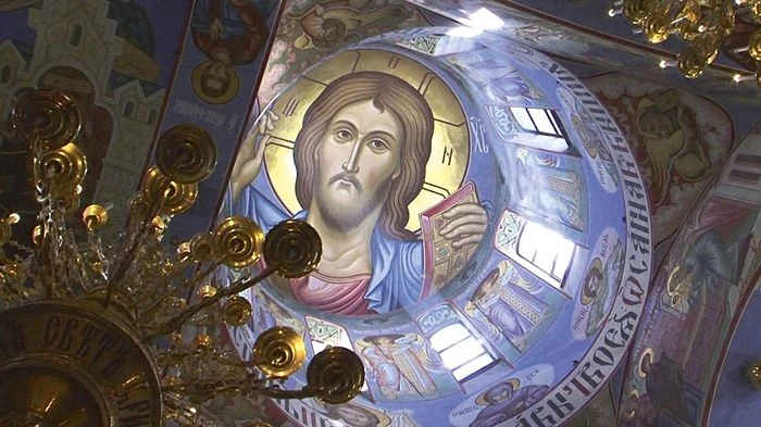 🕊️ Каждый человек стоит перед Богом.  Господь знает, как управить его жизнь. 

Молись и трудись, и 