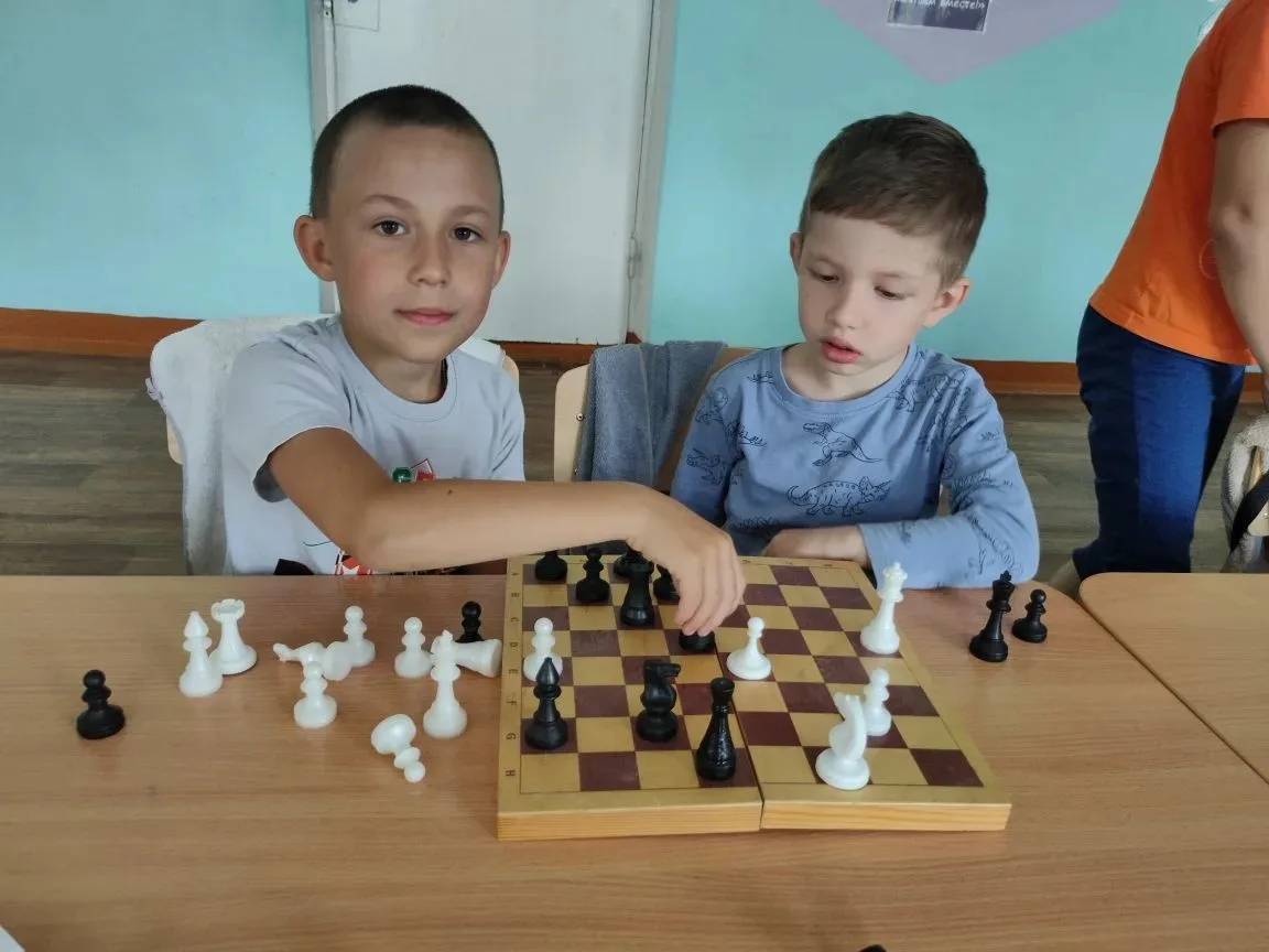 Лето в самом разгаре! В пришкольном лагере жизнь бьёт ключом! Весело, задорно, познавательно и увлек