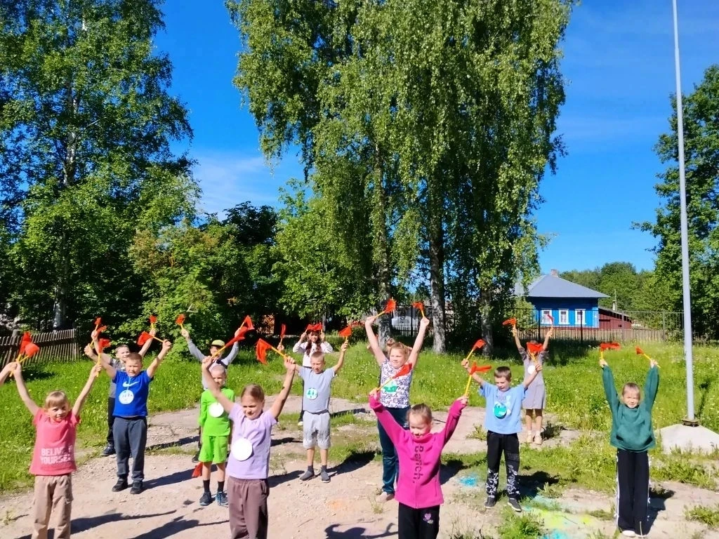 🌼 3 июня. День «Цветочные часы»
Зарядка «Пробуждение цветов», наблюдения за цветами, игра «Угадай р