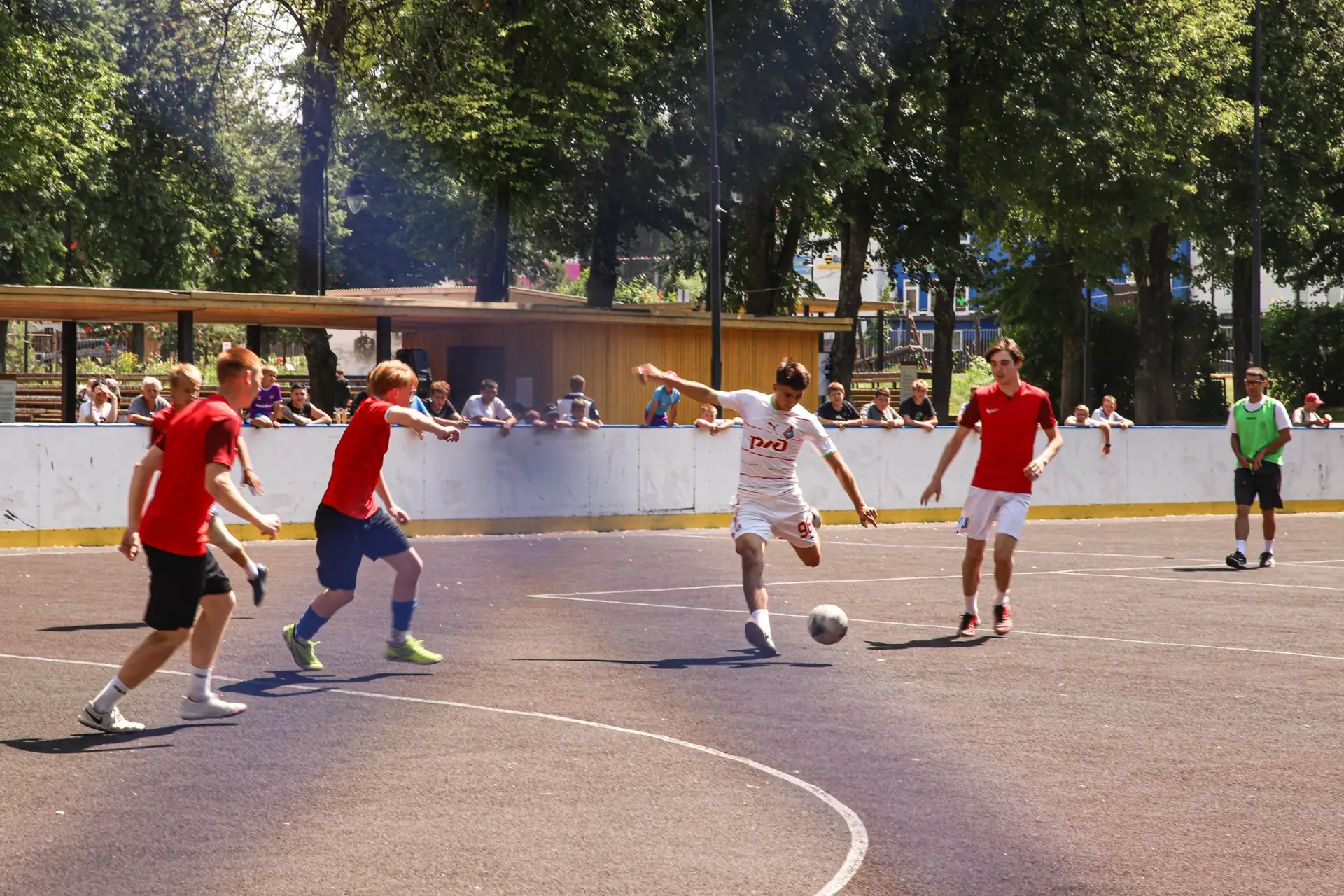 ⚽ Спортивные выходные в Зарайском парке: как прошёл турнир «Кожаный мяч»

13 июня в Центральном парк
