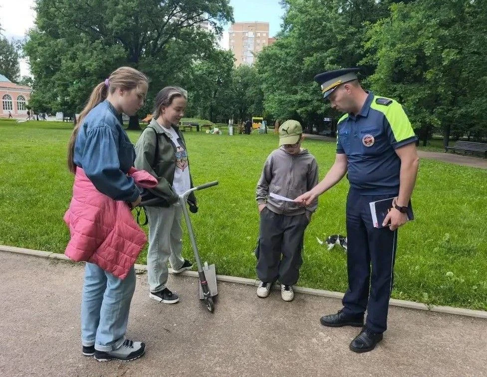 🚔 Сотрудники Госавтоинспекции Москвы провели профилактические мероприятия по безопасности дорожного