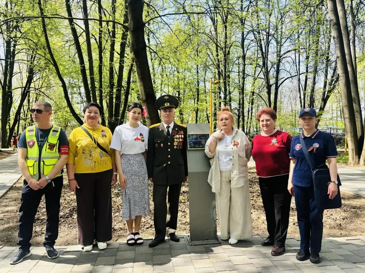 📌 В Обручевском районе почтили память защитников Отечества: в парке «Усадьба Богородицкое» прошло т