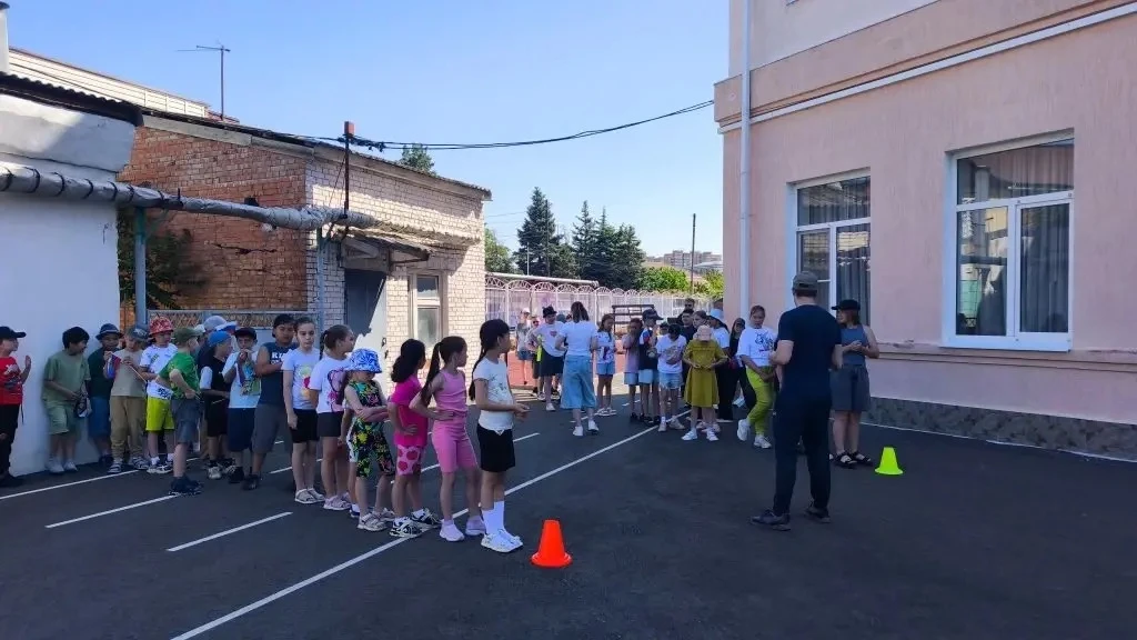 ☀️«Чкаловец»: день третий 

⚽🏃‍♂️ Третий день лагеря «Чкаловец» прошёл под знаком спорта, движения 