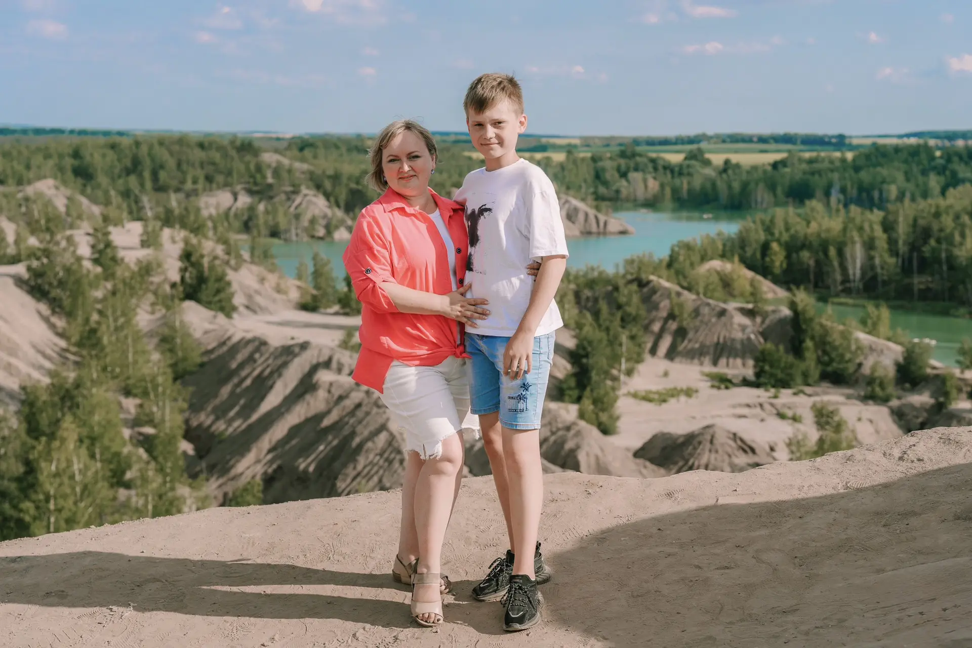 С Днем России, друзья! Гордимся и любим нашу необъятную страну, нашу Родину! 

Пусть наша с вами дру