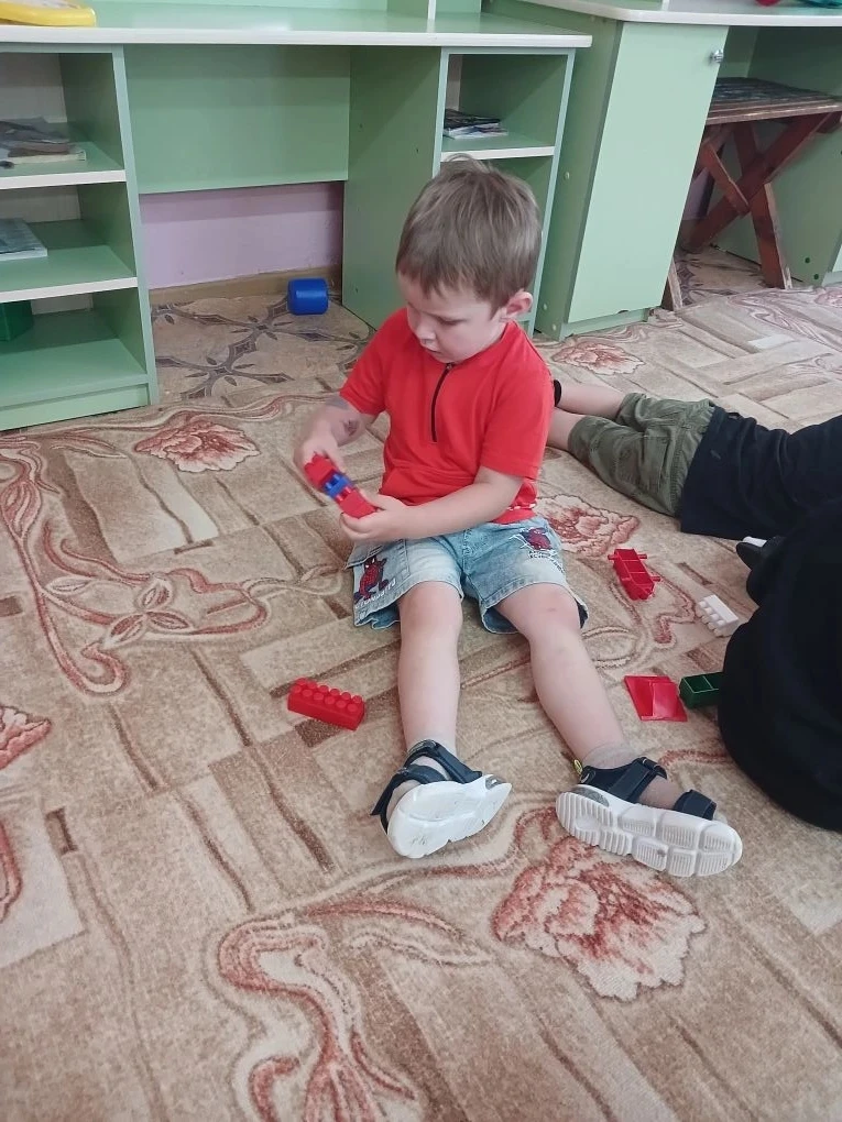 Разнообразные занятия с применением строительных игр в детском саду предоставляют реальный шанс кажд
