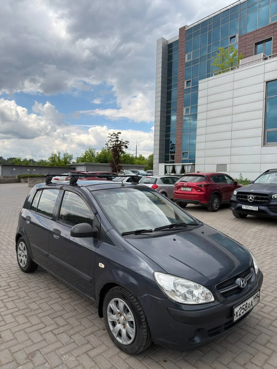 🚘 Hyundai Getz 2007

➖ Пробег: 110.000 км

➖ Коробка передач: МКПП

➖ Объём двигателя: 1.4, бензин
