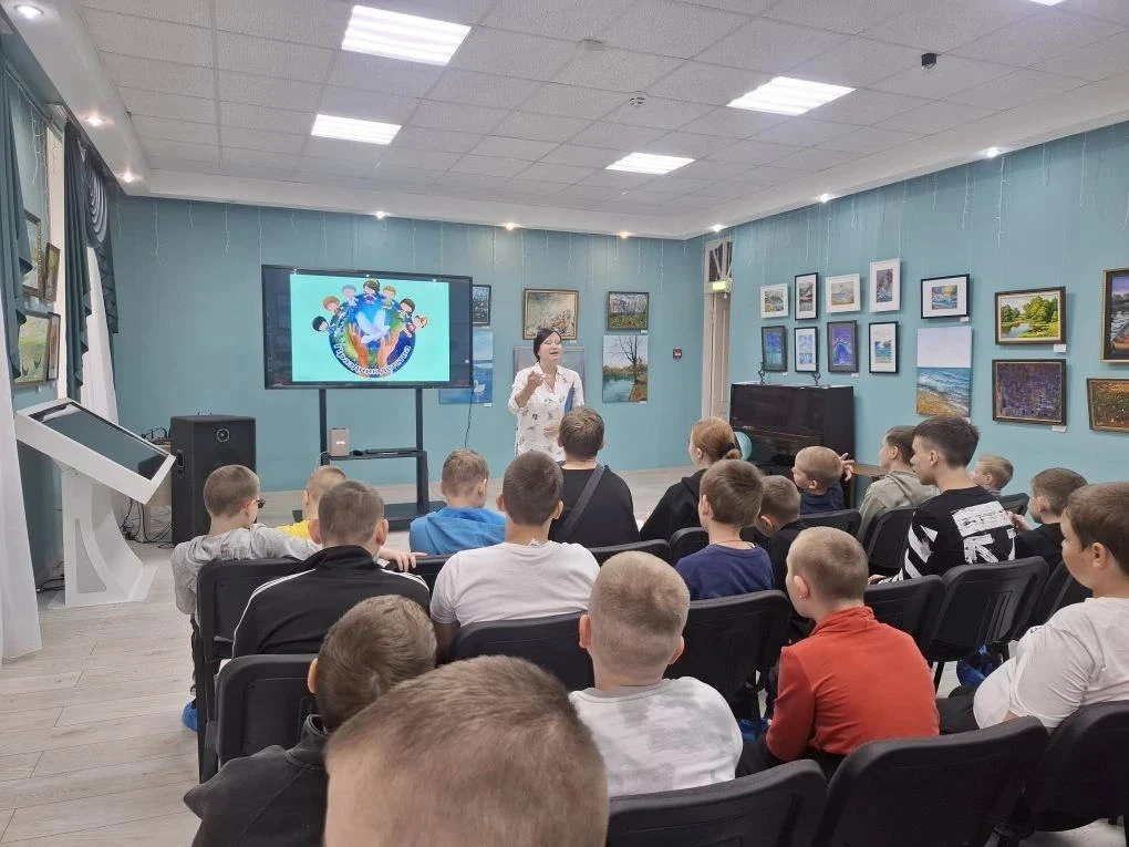 Конкурсно – игровая программа «Путешествие в страну детства», посвященная Дню защиты детей и здорово