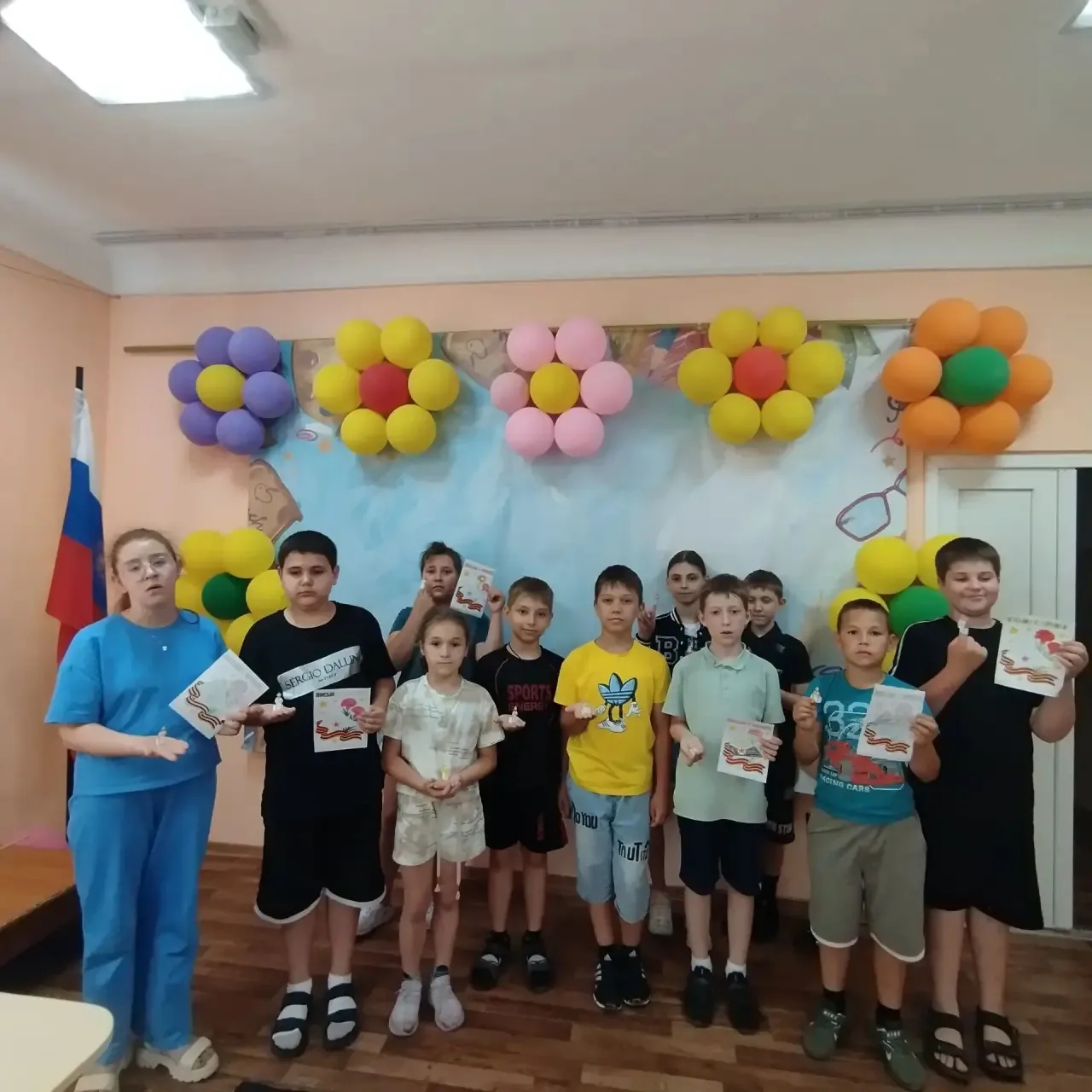 Сегодня, 19 июня в пришкольном лагере «Чайка» день прошел под названием «Остров памяти и скорби»

Де
