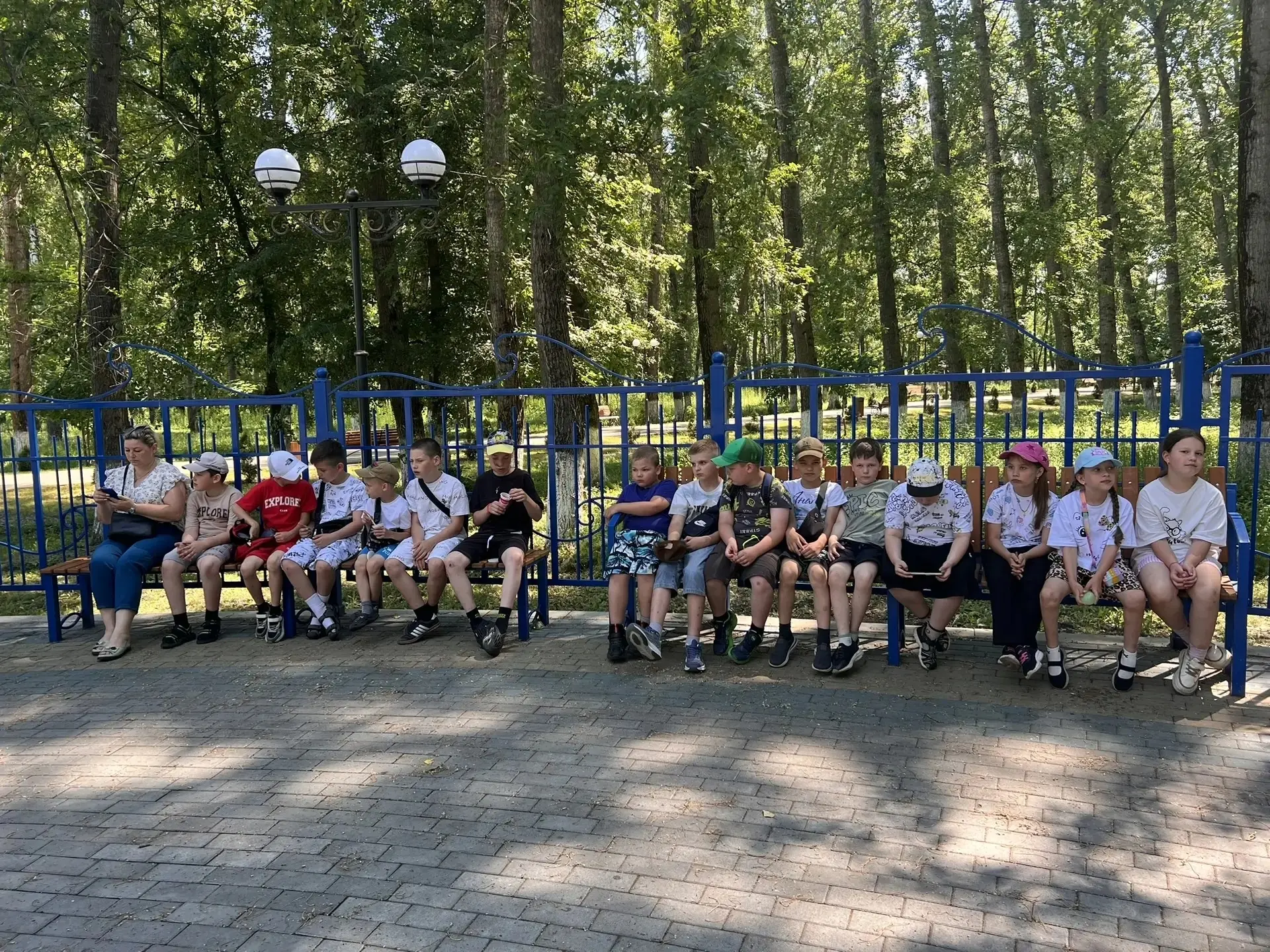🚩 В преддверии Дня России — туда, где приключения!

🌳 Наши воспитанники пришкольного лагеря  отпра