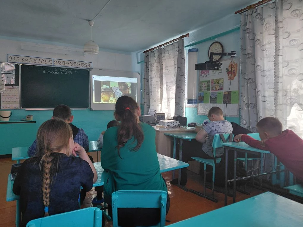 Посмотрели фильм о Великой Отечественной войне "Садись рядом, Мишка!"