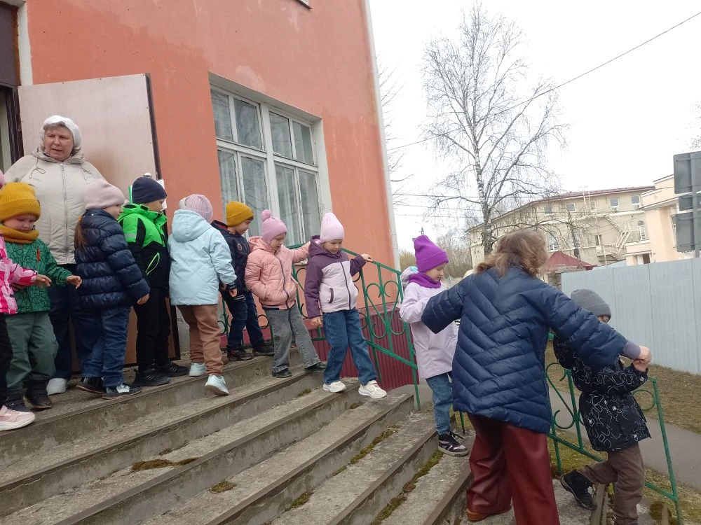 В нашем детском саду прошли учения по гражданской обороне, персонал и воспитанники отработали навыки