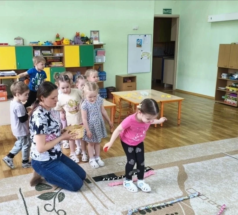 ✨РАБОТА С РОДИТЕЛЯМИ✨
✨Во второй младшей группе "Акварельки" прошло открытое занятие для родителей "
