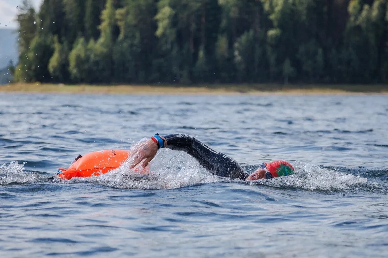 🏊‍♀️ Покори открытую воду вместе с Профсоюзом!

📋 Открываем сбор заявок на участие в ежегодном фес