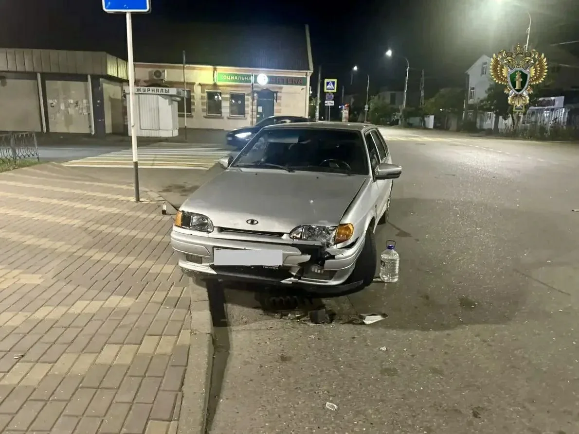 🚨🚗 В Минеральных Водах водитель без прав сбил 8-летнего ребенка на пешеходном переходе

Вечером 15