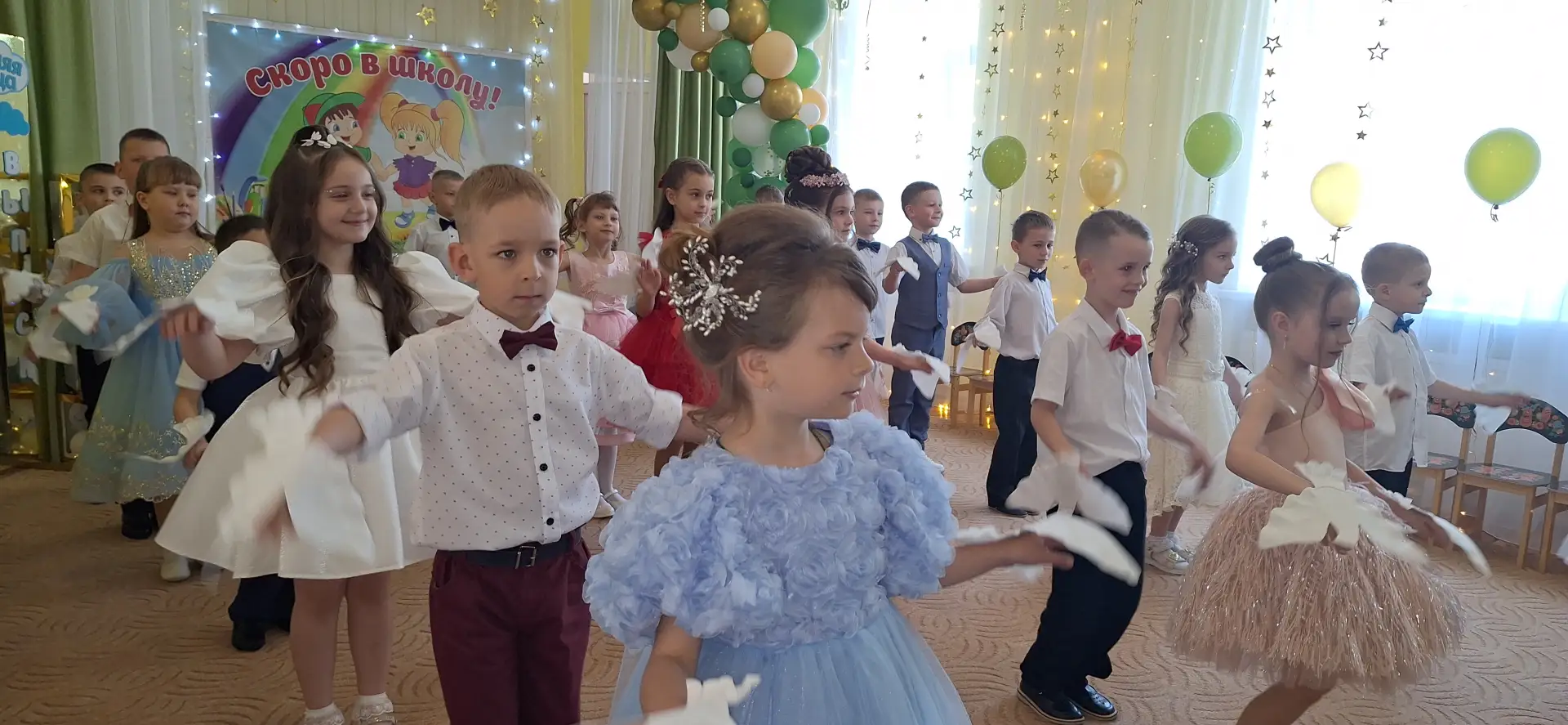 🎉Выпускной утренник "Синяя птица".
✨04 июня 2026 года в подготовительной к школе группе №5 "Солнышк