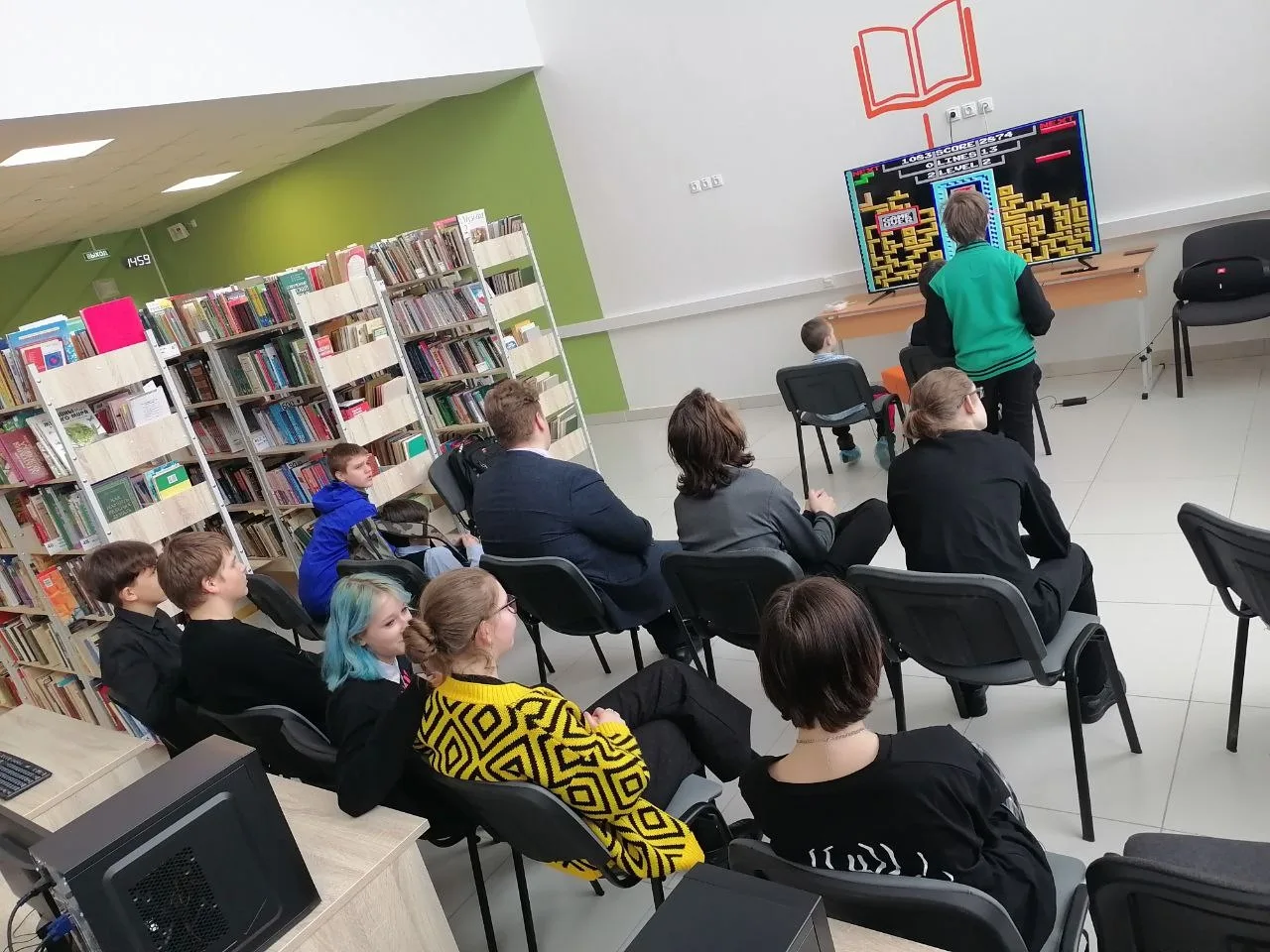 В этой неделе прошел День библиотеки 📚, и у нас в школе одна из лучших и самых больших школьных биб