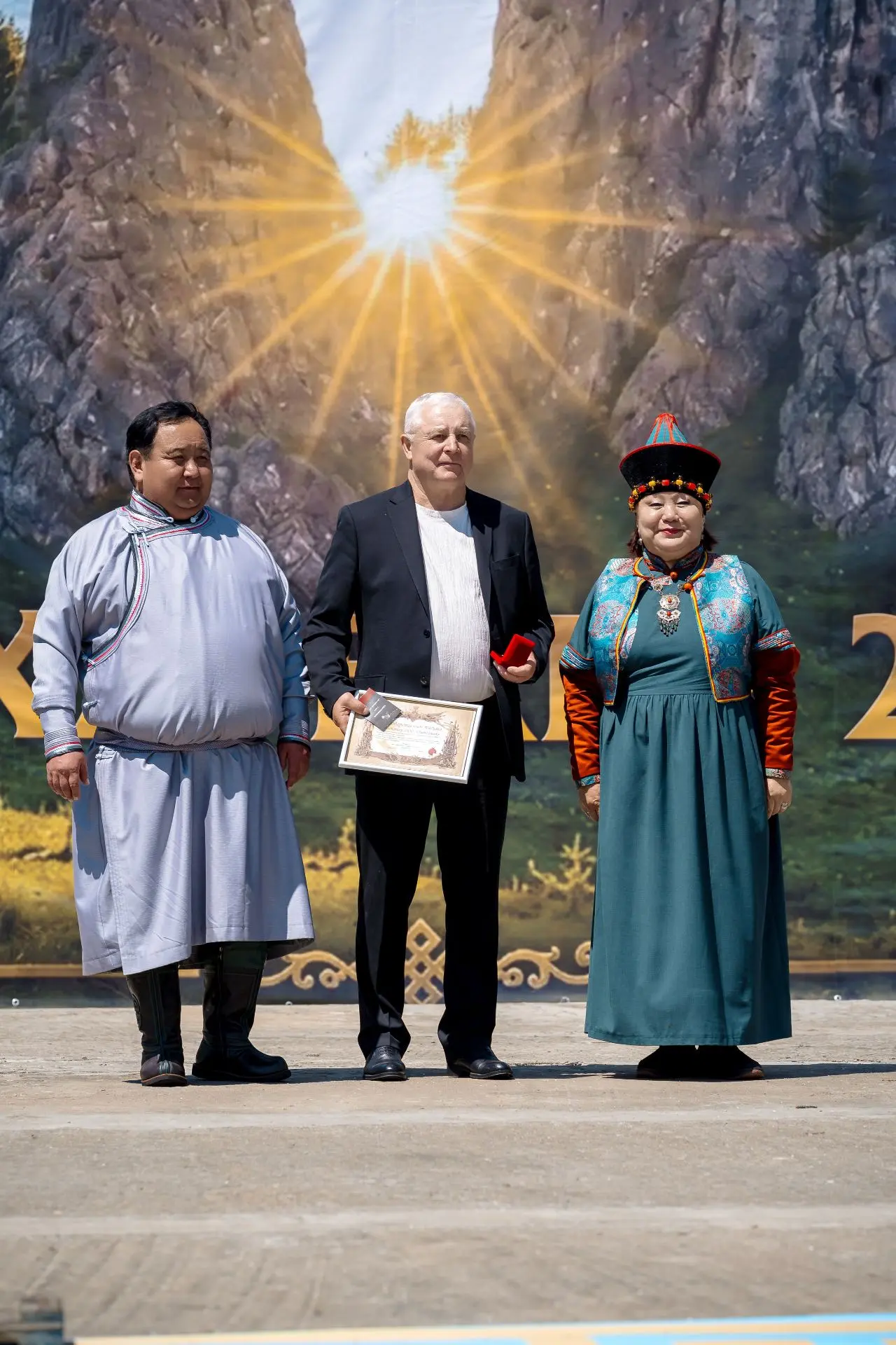 🎉 Торжественную церемонию награждения на Районном Сурхарбане 2026 провели глава Закаменского района