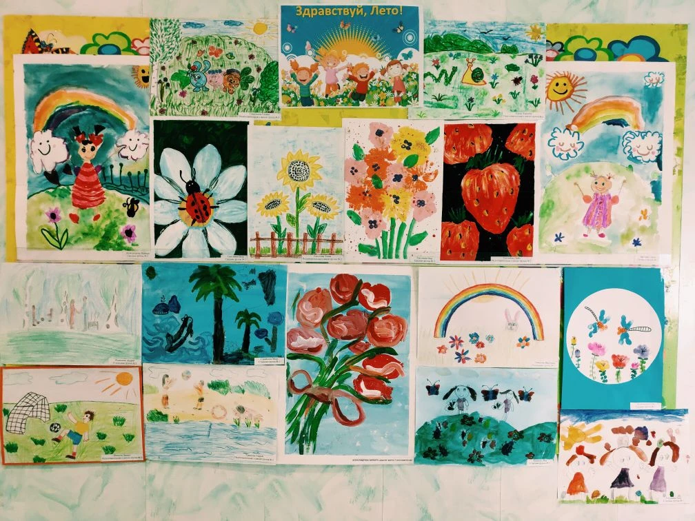 ☀️Я рисую лето ярко жёлтым цветом,
В краску заплетая тёплые лучи.
Солнышком приветливым все вокруг с
