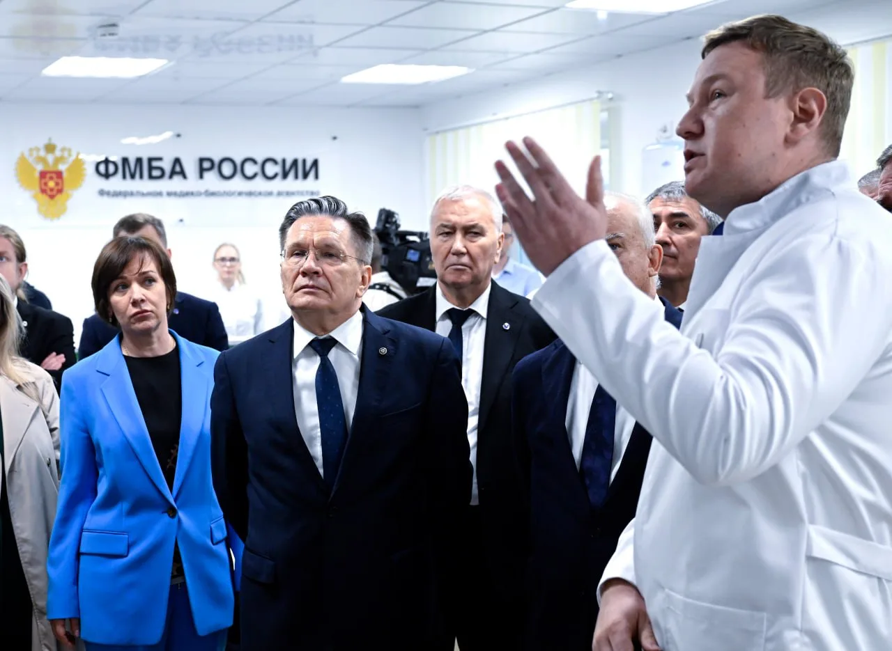 Алексей Лихачев наградил лучших отраслевых медиков 

В преддверии Дня медицинского работника награду