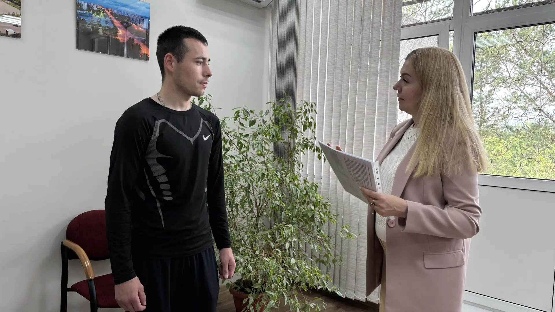 Сегодня исполняющая обязанности Главы Сосновоборского муниципального округа Оксана Корскова вручила 