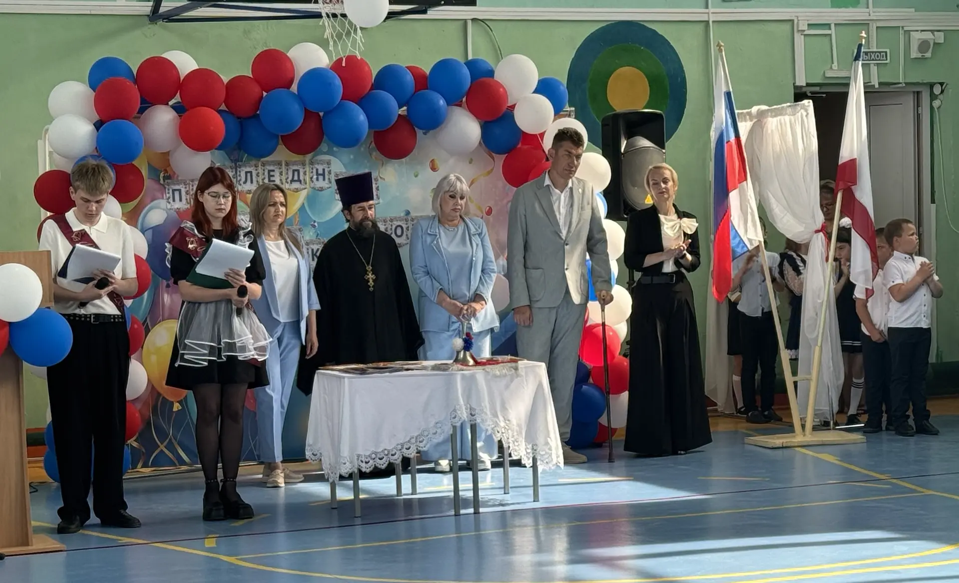 Вот и прозвенел последний звонок! 🔔✨

В нашей школе состоялся трогательный и волнующий праздник — п