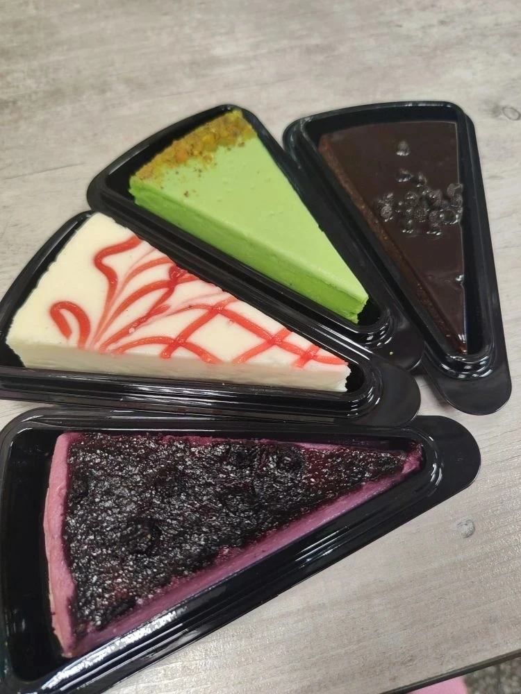 Чизкейк 🍰
- клубничный
- фисташкаовый
- черничный
- шоколадный
Цена: 180 р/шт