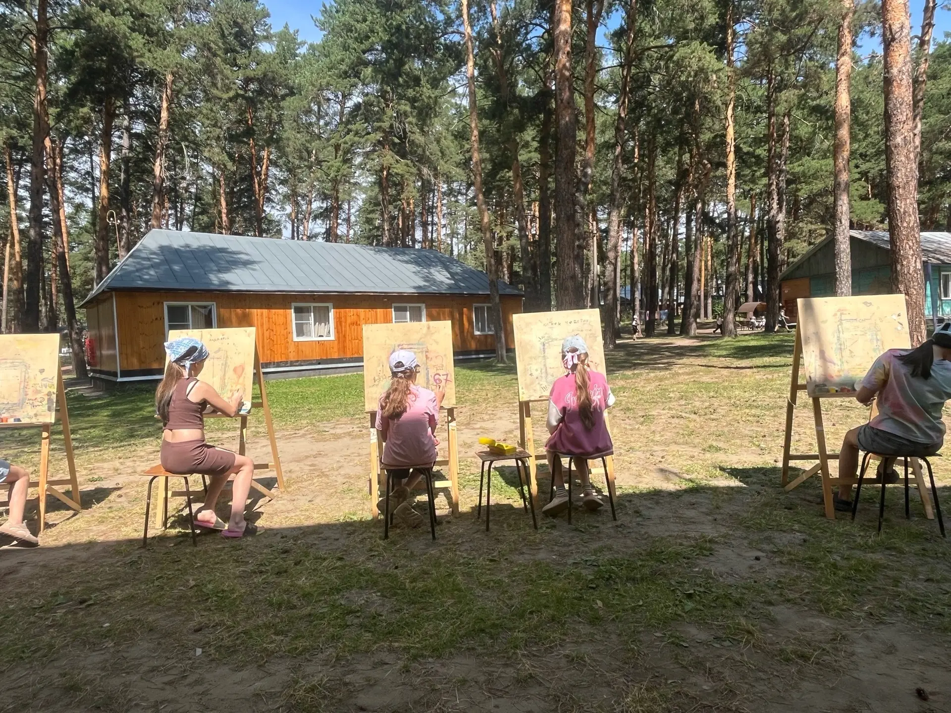 8 отряд рисуют в студии «Кисточки»🖌️🧑‍🎨