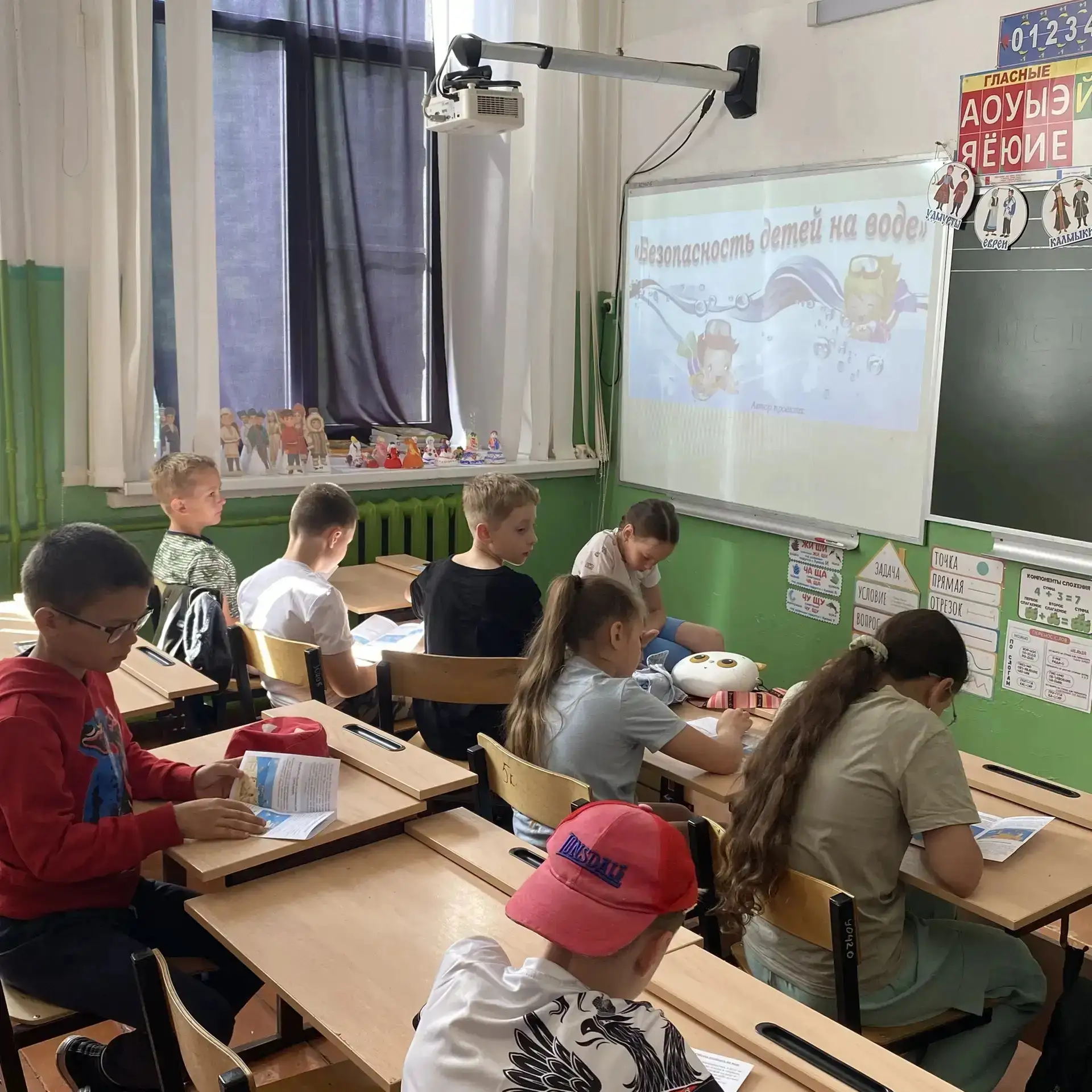 🏊‍♂️ Безопасность на воде: важное мероприятие в пришкольном лагере 🛟

В нашем пришкольном лагере п